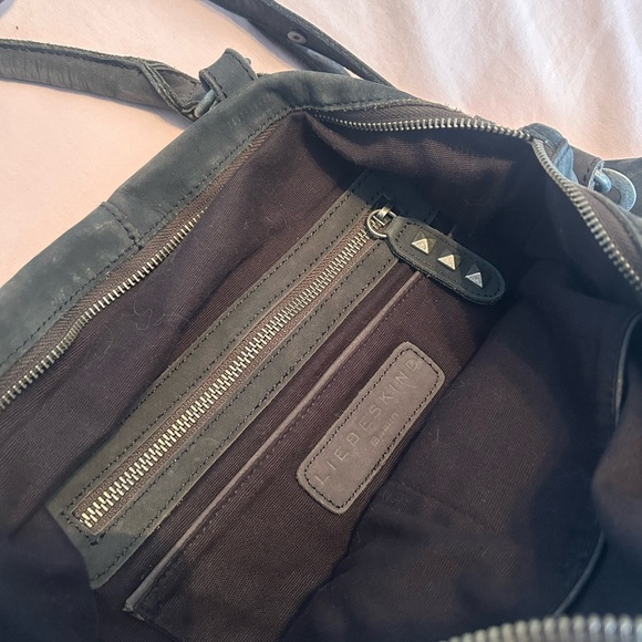 Liesbeskind leather/suede bag with studs. Black. - Picture 4 of 5